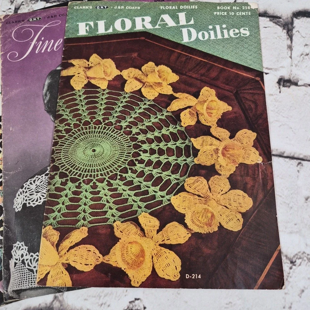 Lot Of 5 Vintage 40's Crocheting Tatting Doilies Edgings Pattern Books